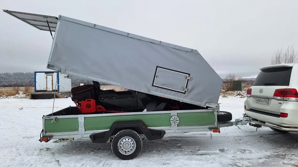Прицеп VOYAGE Classic 3,5 Бортовой, с тентованным подъемным каркасом, окнами и задней дверью (ш. 1,65; д. 3,5) pitbikemarket.ru